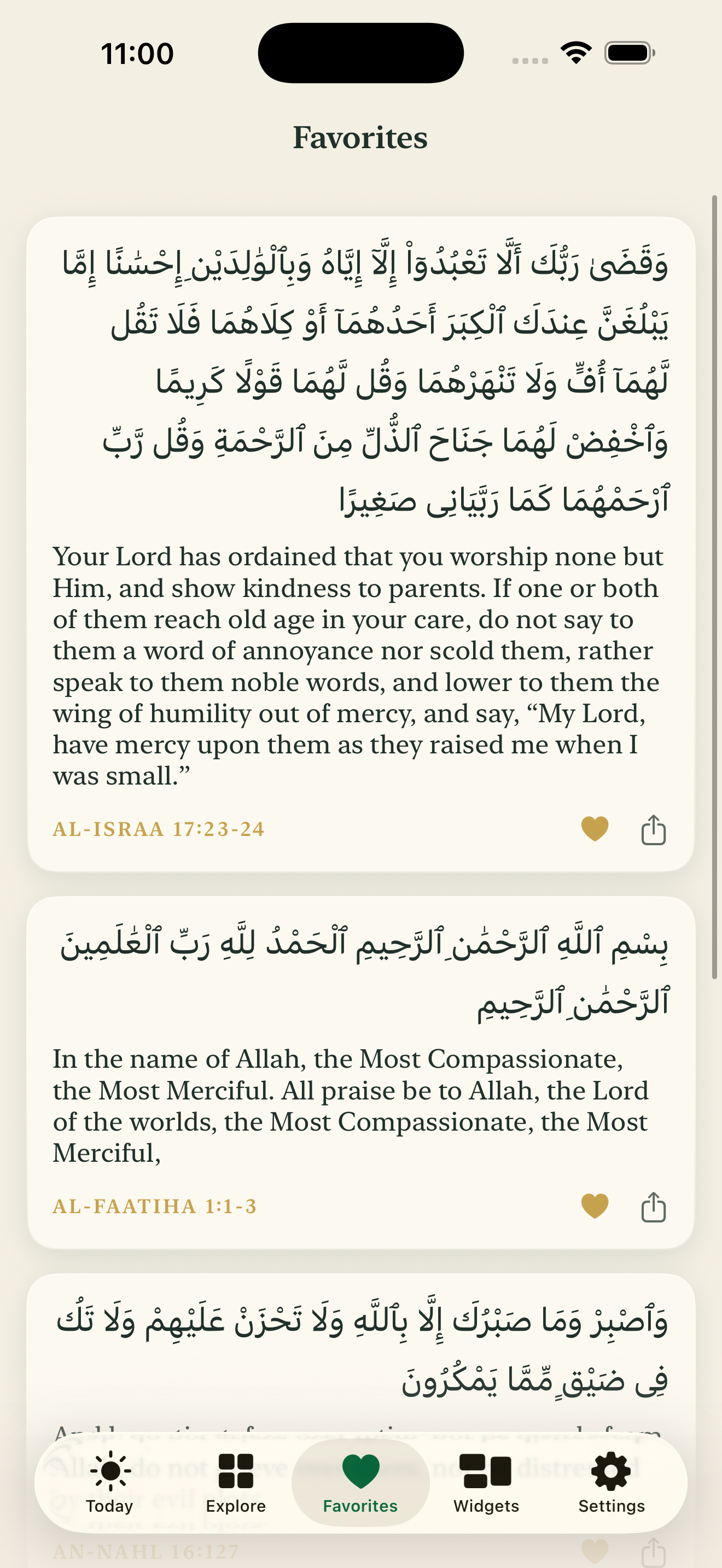 Quran Verse Widget Favorites screen showing Arabic and English passages including Al-Israa 17:23-24